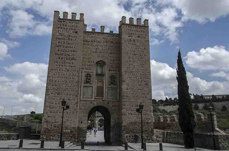Toledo 052 - puente de Alcántara.jpg